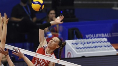 Kadın Milli Voleybol Takımı,  İtalya'yı 3-1 yendi