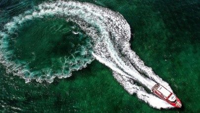 Kara,  deniz ve hava ambulanslarıyla İstanbul'un her köşesine hizmet taşınıyor