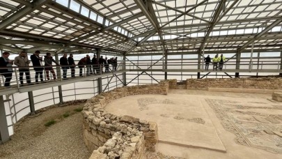 Karabük'te antik kentin ziyaretçileri kazı çalışmalarını yakından görüyor