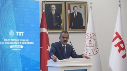 Milli Eğitim Bakanı Özer'den İngilizce öğretimi protokolü imza töreninde Arapça açıklaması