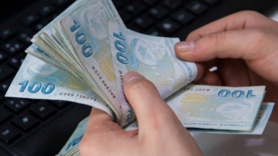 Milyonlarca insan bunu bekliyordu: Memur ve emeklilerin maaşlarına ne kadar zam yapılacağı belli oldu