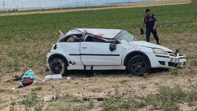 Niğde'de feci kaza: Doktor çift Nur Şeker ve Ali Şeker'in otomobili tarlaya yuvarlandı