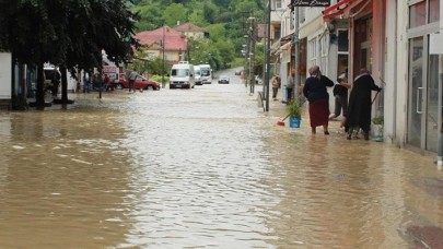 O iller diken üstünde! Meteorolojiden kırmızı alarm: Yağmur,  sel,  su baskını