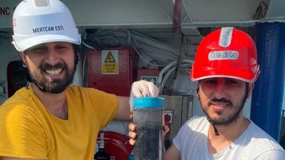 'ODTÜ Bilim Gemisi' Marmara'nın kirlilik tarihini ortaya çıkarmak için demir aldı