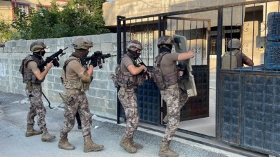 Şafak vakti operasyon: Çok sayıda gözaltı