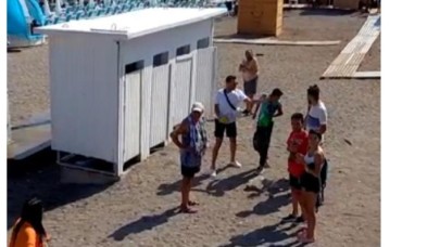 Soyunma kabinindekileri fotoğrafladığı öne sürülen yabancı uyruklu şahıs tekme tokat dövüldü