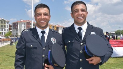 Tek yumurta ikizi,  Polis Meslek Eğitim Merkezi'nden birlikte mezun oldu