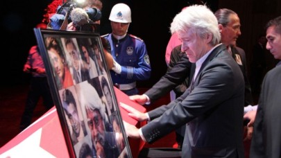 Usta sanatçı Cüneyt Arkın son yolculuğuna uğurlanıyor!