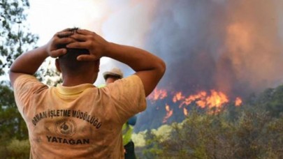 Dumanlar Marmaris ilçe merkezine ulaştı,  Datça karayolu trafiğe kapatıldı