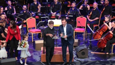 Yunanistan Türkiye'yi tehdit ederken İmamoğlu: Kardeşlik türküleri söyleyelim