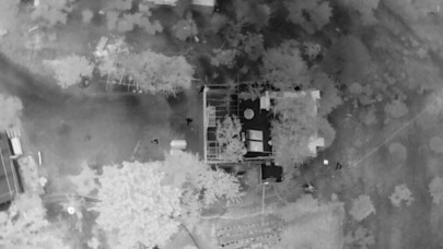 Adana'da FETÖ'nün hücre evine yönelik operasyon polis kamerasında