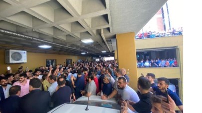 Aidat ve otopark zamları Kuyumcukent esnafını ayaklandırdı! Yönetim binasını bastılar