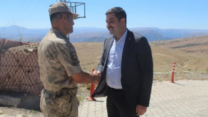 AK Parti İl Başkanı Sercan Özaydın'ı askeri törenle karşılayan karakol komutanı görevden alındı