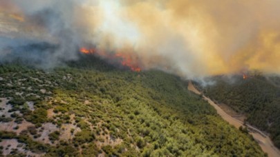 Akhisar yanıyor: Evler küle döndü,  insanlar tahliye ediliyor