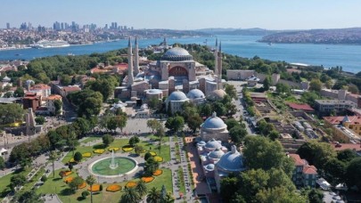 Ayasofya ibadete açılmasının ikinci yılında 6, 5 milyonu aşkın ziyaretçiyi ağırladı