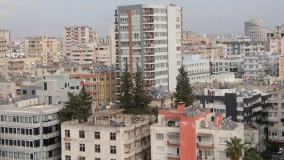 Fahiş fiyatla evlerini kiraya veren ev sahipleri şimdi  'İmdat' diyor: Yerliler ödeyemiyor,  yabancılar kaçıyor!