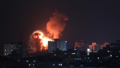 İsrail savaş uçakları Hamas'a ait iki noktayı vurdu