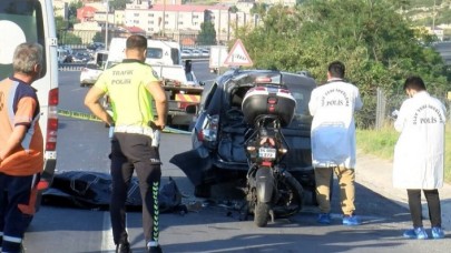 İstanbul'da emniyet şeridindeki otomobile çanpan motosikletin sürücüsü Bekir Can Bozkurt öldü