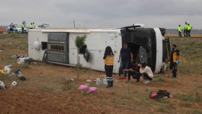 Kayseri'de otobüs şarampole devrildi! Çok sayıda ambulans sevk edildi