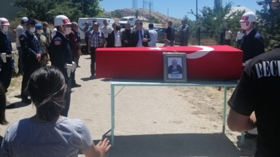 Kayseri’de vefat eden Kıbrıs Gazisi Osman Akgöllü son yolculuğuna askeri törenle uğurlandı!