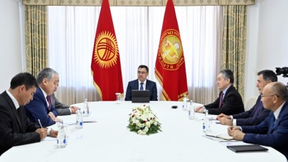 Kırgızistan Cumhurbaşkanı Caparov,  Orta Asya ülkeleri dışişleri bakanları ile görüştü