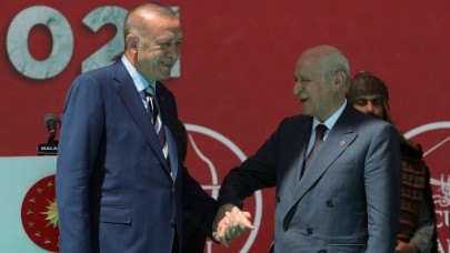 Konuşma metninin dışına çıkan MHP Lideri Bahçeli'nin Erdoğan'la ilgili sözleri programa damga vurdu