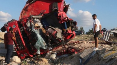 Mersin'de korkunç kaza: Mehmet Topal,  Abdülselam Dündar,  Bahattin Dündar ve Abdülgafur Acar öldü