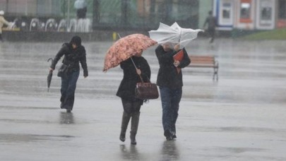Meteoroloji saat verip il il uyardı: Sakın dışarda olmayın kuvvetli yağış geliyor!