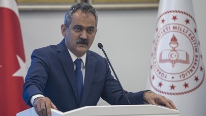Milli Eğitim Bakanı Özer'den öğretmenlerle ilgili açıklama