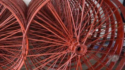 Muşlu girişimci ürettiği tarım aletlerini 7 ülkeye gönderiyor