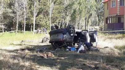 Sivas'ta korkunç kaza: Elmas Yıldırım,  Mehmet Turunç ve Betül Turunç öldü,  Göksal Yıldırım yaralandı
