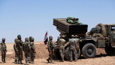 Suriye'de tehlikeli oyunlar: Esad'ın askerleri Türkiye sınırına dayandı,  Rus helikopterleri devriye geziyor