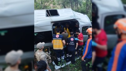 Tunceli'de feci kaza: 19 kişi yaralandı,  2'si ağır