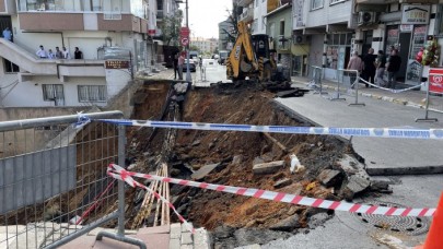Üsküdar'da istinat duvarı çöktü,  3 bina tahliye edildi