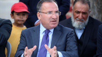 Adalet Bakanı Bozdağ'dan şarkıcı Gülşen ve yaşam tarzı açıklaması