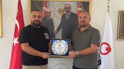 Ankara siyasetinin önemli isimlerinden Turgut Öner,  Çakıcı’nın Danışmanı ile Bir Araya Geldi