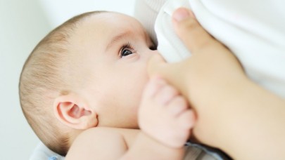 Anne sütü,  bebeklerin ilerleyen yaşta obezite riskini azaltıyor