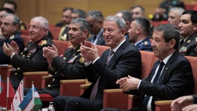 Bakan Akar ve konuk bakanlar "Siperden Sahneye Müzik" etkinliğine katıldı