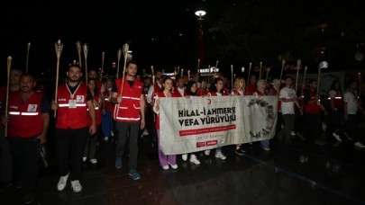 Çanakkale'de "Kızılay Hilal-i Ahmer'e Vefa Yürüyüşü ve Şehitleri Anma Programı" düzenlendi