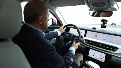 Cumhurbaşkanı Erdoğan'dan  TOGG paylaşımı: Cennet vatanımızın yollarında... Yerli ve millî...