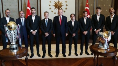 Cumhurbaşkanı Erdoğan,  Trabzonspor'u kabul etti