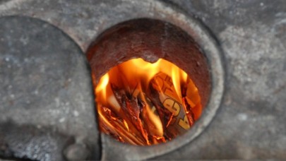 Enerji kıtlığı korkusu! Fransızlar enerji krizi nedeniyle talaşlı ısıtmaya yöneldi