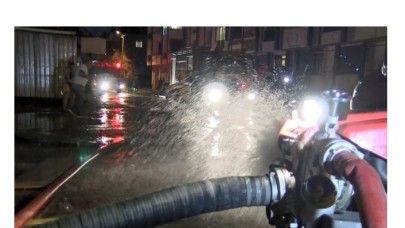 Evini her yağmurda su basan vatandaş isyan etti: İSKİ ve Belediye çalışmıyor