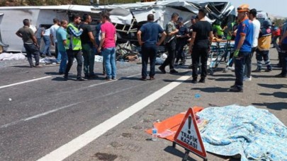 Gaziantep'teki kazada yardım etmek için duran gazeteciler Muhammed Abdulkadir Esen ile Umut Yakup Tanrıöver hayatını kaybetti