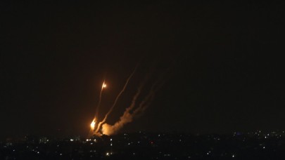 İsrail'in Gazze'ye saldırısında ölenler var: Gazze'den de İsrail'e roketler fırlatıldı