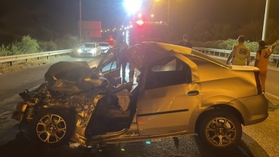 İzmir'de feci kaza:  Yılmaz Kızılboğa öldü,  Ayla Gençtürk yaralandı