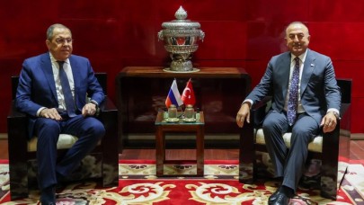 Kamboçya'da sürpriz zirve: Çavuşoğlu ile Lavrov arasında kritik görüşme