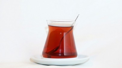 Sıcak çay ya da kahve içmek,  hangi hastalık riskini üç kat artırıyor