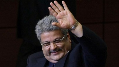 Türk müziğinin güler yüzlü yorumcusu Osman Yağmurdereli