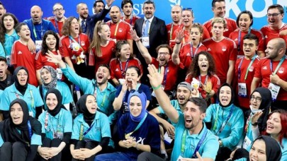 Türk sporcuları günü 18 madalyayla kapattı